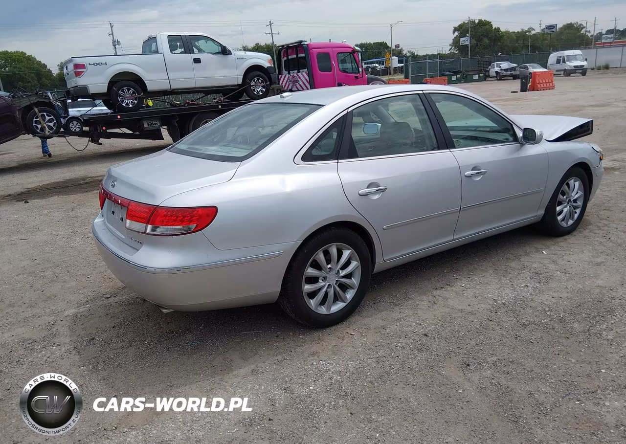 2008 Hyundai Azera Limited VIN:KMHFC46F28A316733 - 4