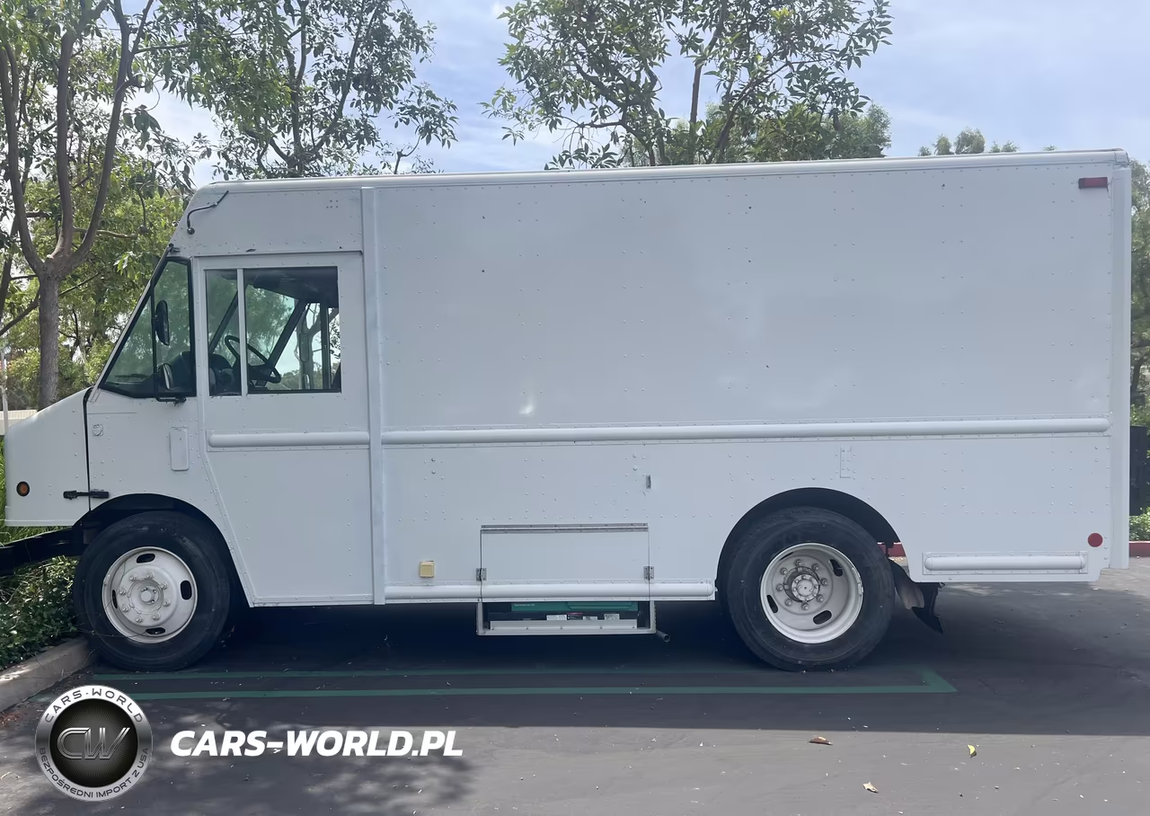 2009 Freightliner Chassis M Line Walk-In Van VIN:4UZAARDU09CAF1667 - 13