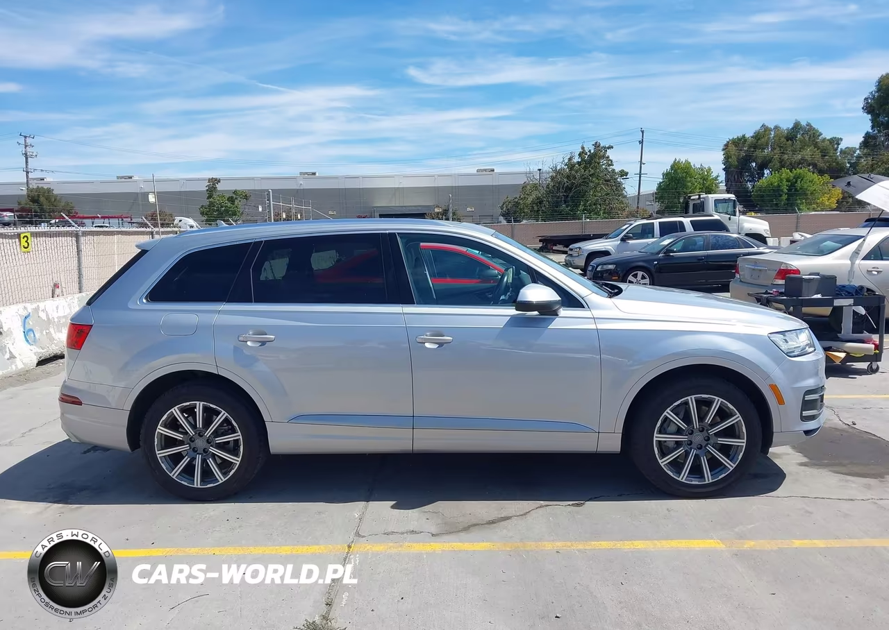 2017 Audi Q7 3.0T Premium VIN:WA1LAAF71HD034435 - 13