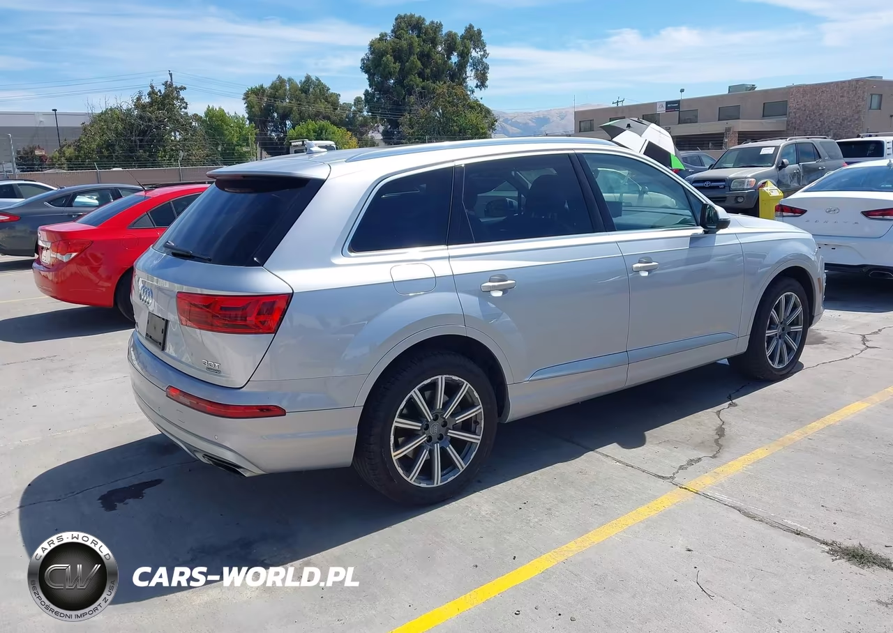 2017 Audi Q7 3.0T Premium VIN:WA1LAAF71HD034435 - 4