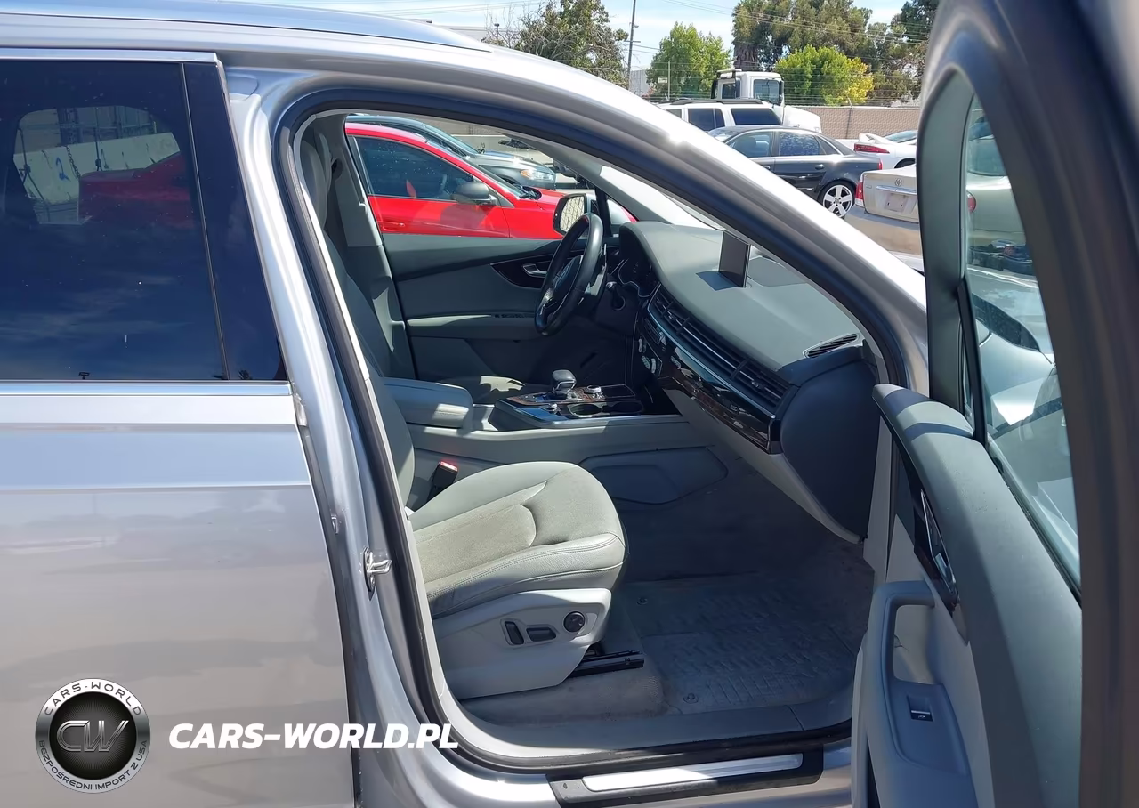 2017 Audi Q7 3.0T Premium VIN:WA1LAAF71HD034435 - 5