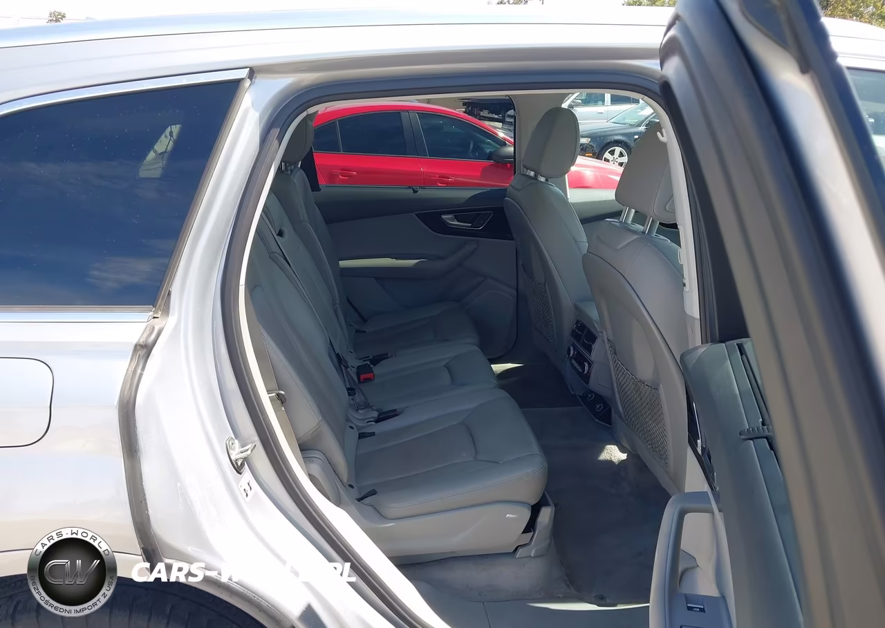 2017 Audi Q7 3.0T Premium VIN:WA1LAAF71HD034435 - 8