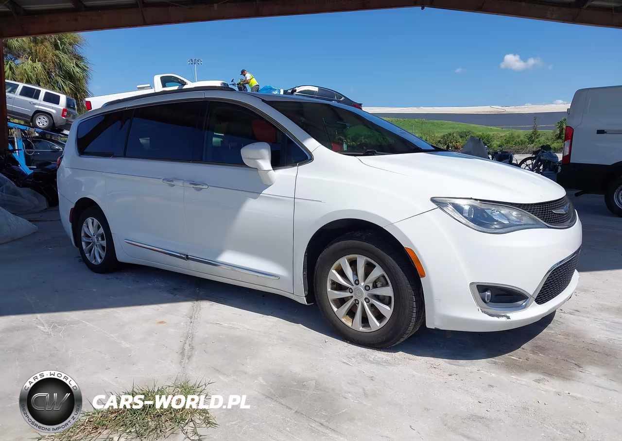 2019 Chrysler Pacifica Touring L – zdjęcie 1 z 17