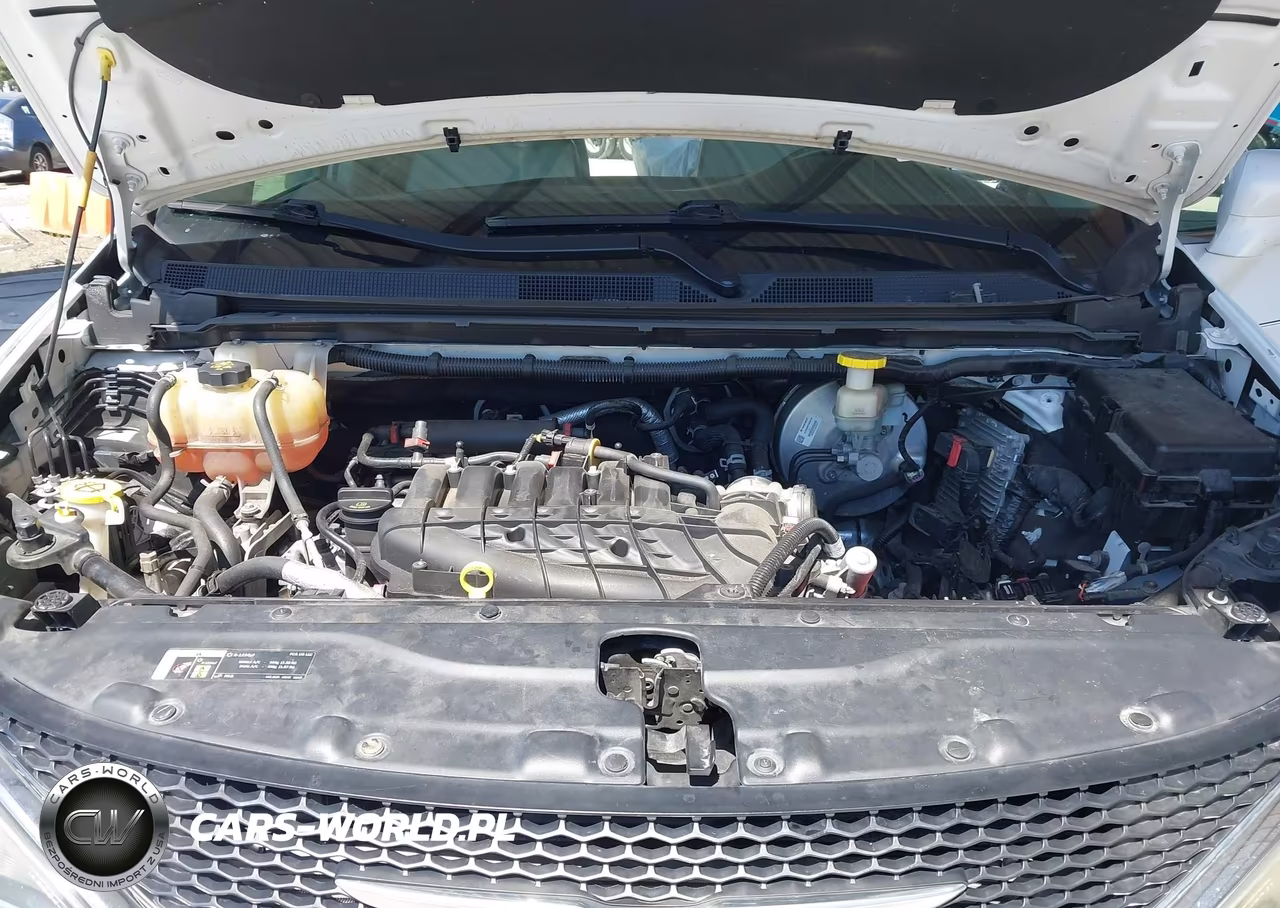 2019 Chrysler Pacifica Touring L VIN:2C4RC1BG6KR640124 - 10