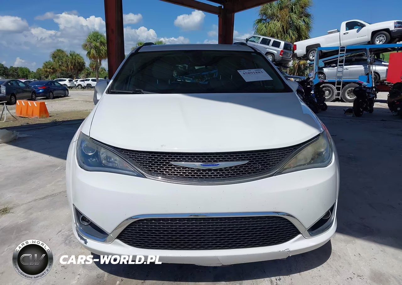 2019 Chrysler Pacifica Touring L VIN:2C4RC1BG6KR640124 - 13