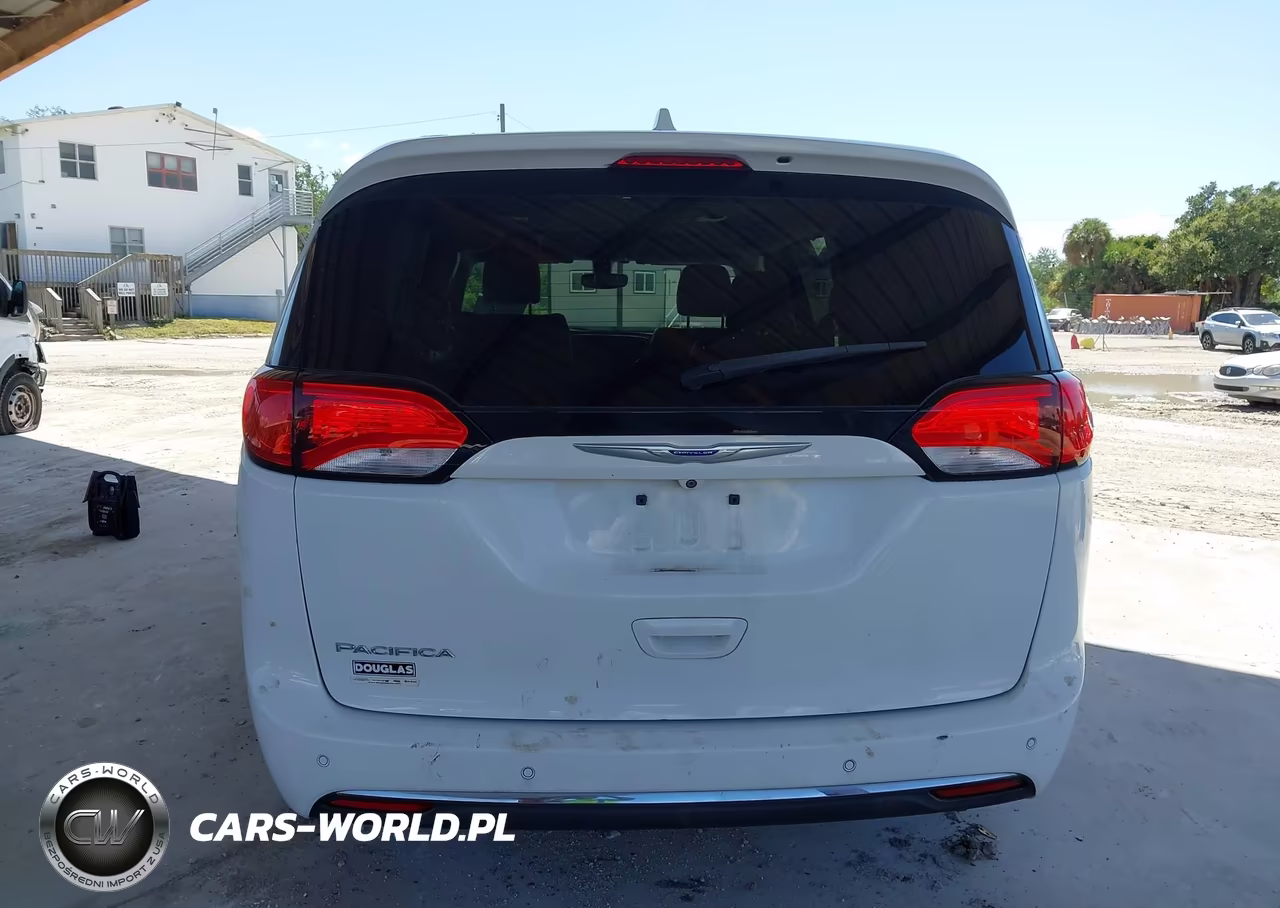 2019 Chrysler Pacifica Touring L VIN:2C4RC1BG6KR640124 - 17