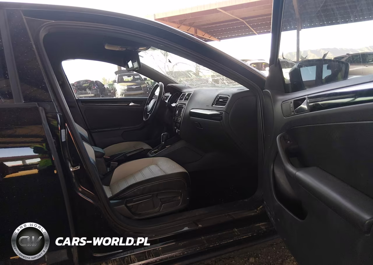2015 Volkswagen Jetta 1.8T Sport VIN:3VWD17AJXFM428045 - 5