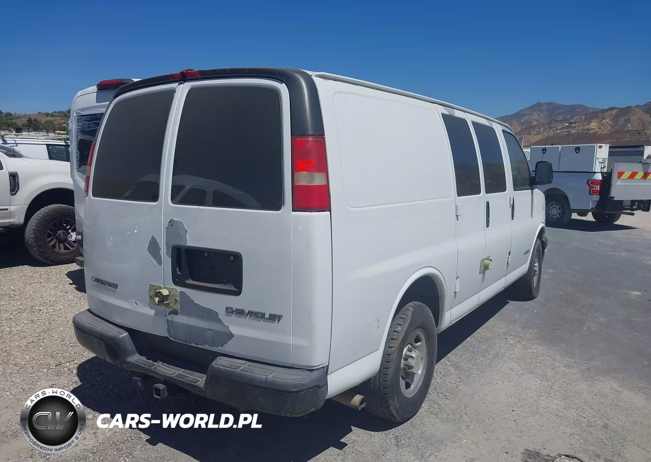 2005 Chevrolet Express VIN:1GCGG25VX51214148 - 4