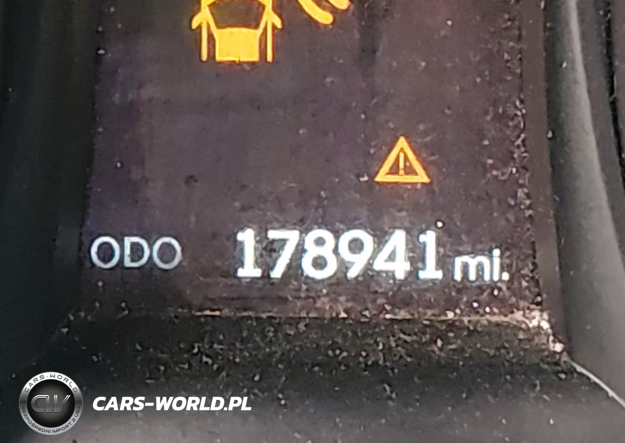 2015 Hyundai Santa Fe Sport 2.4L VIN:5XYZUDLB3FG285585 - 15
