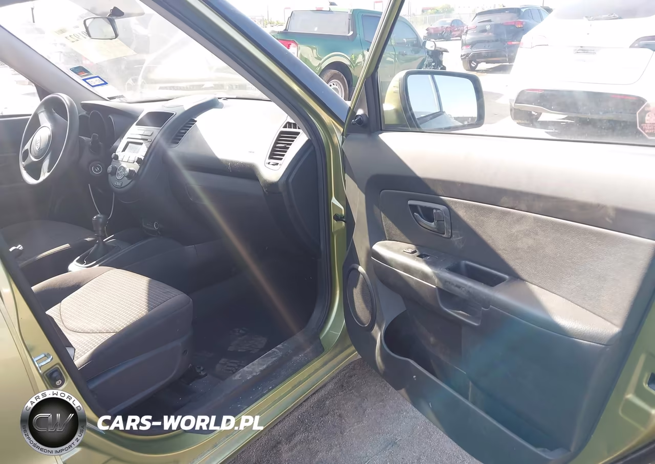 2012 Kia Soul VIN:KNDJT2A52C7376387 - 5