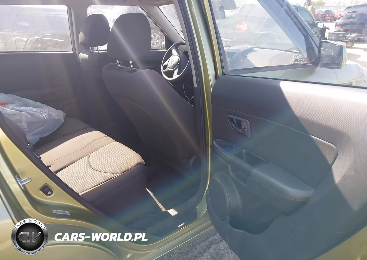 2012 Kia Soul VIN:KNDJT2A52C7376387 - 8