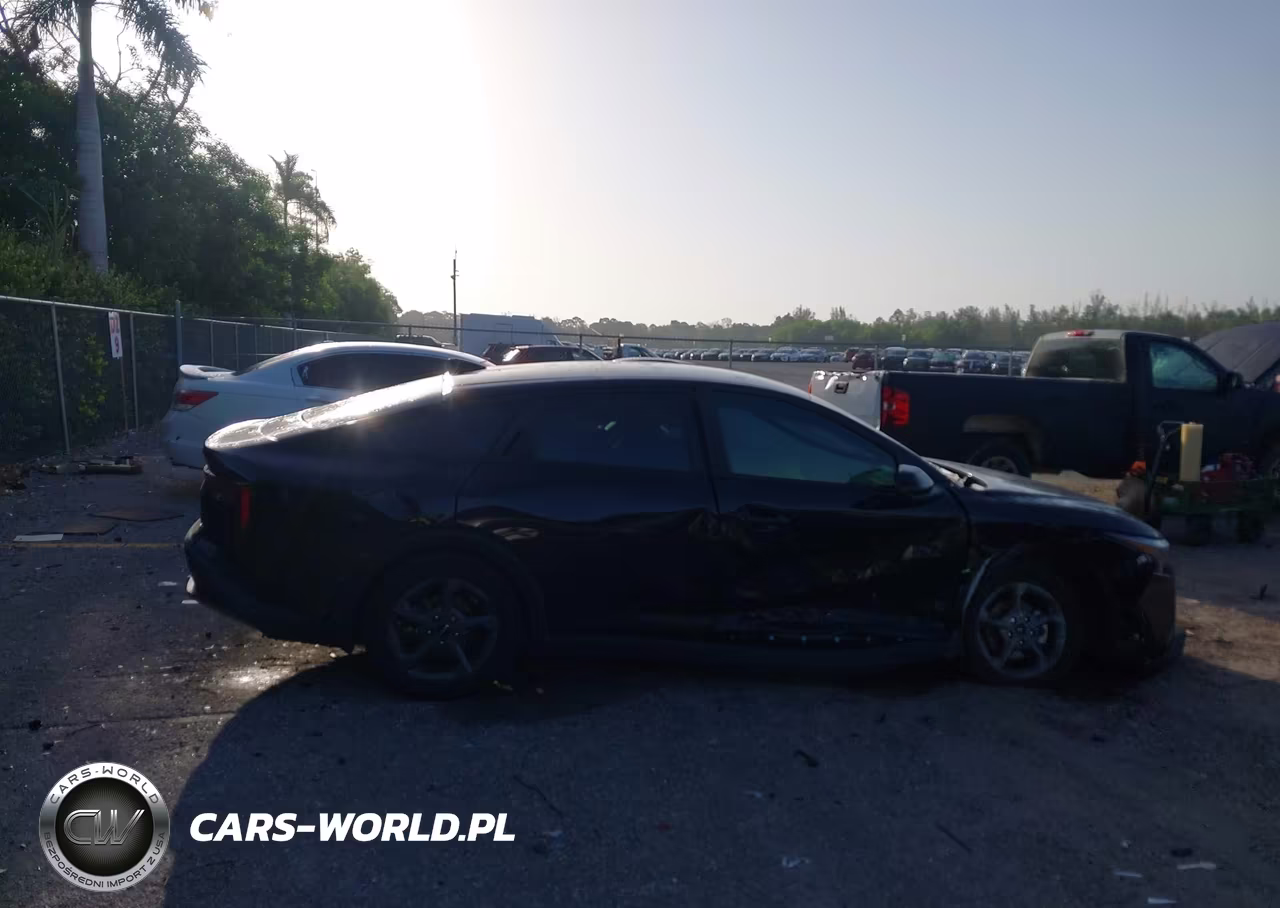 2025 Kia K4 Lxs VIN:3KPFT4DEXSE116802 - 13