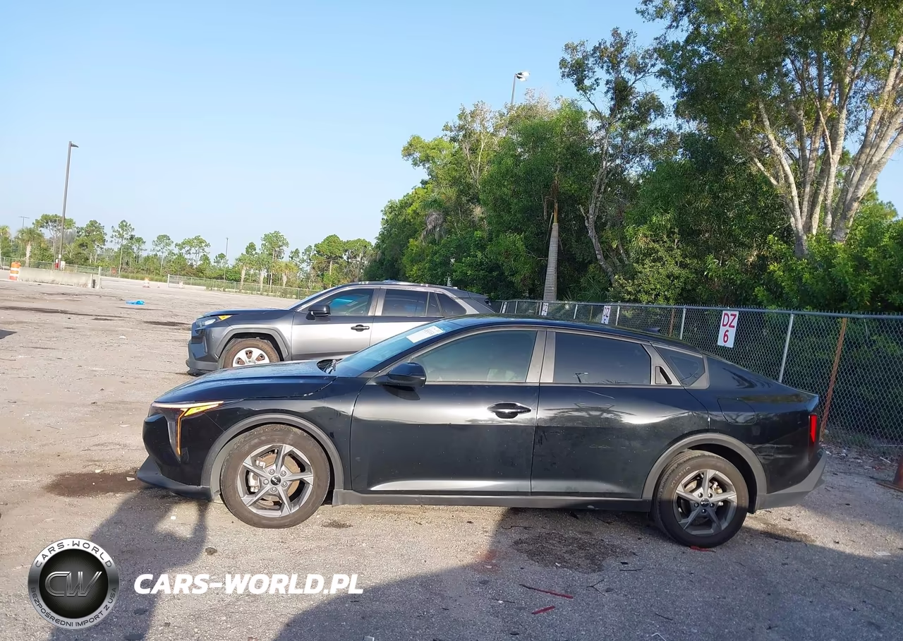2025 Kia K4 Lxs VIN:3KPFT4DEXSE116802 - 14