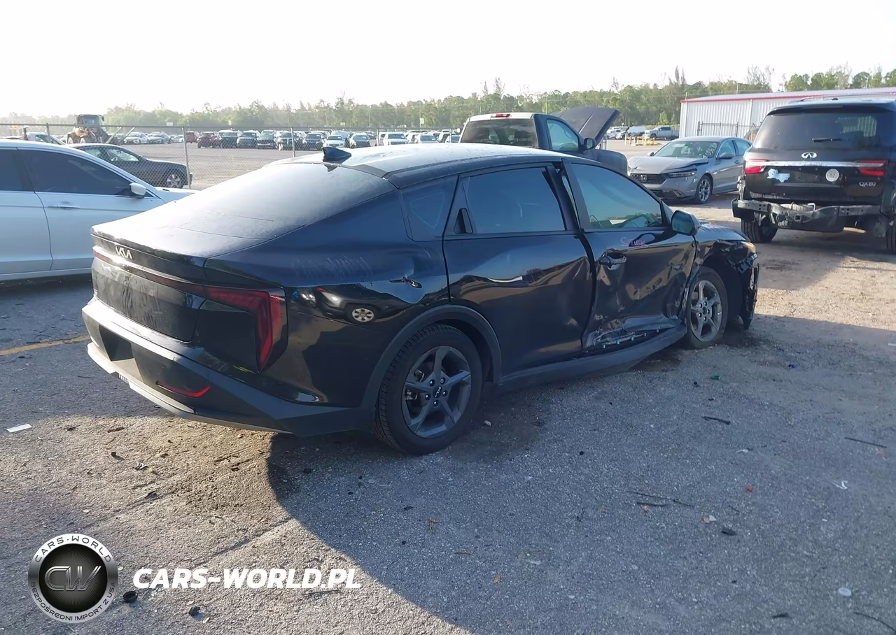 2025 Kia K4 Lxs VIN:3KPFT4DEXSE116802 - 4