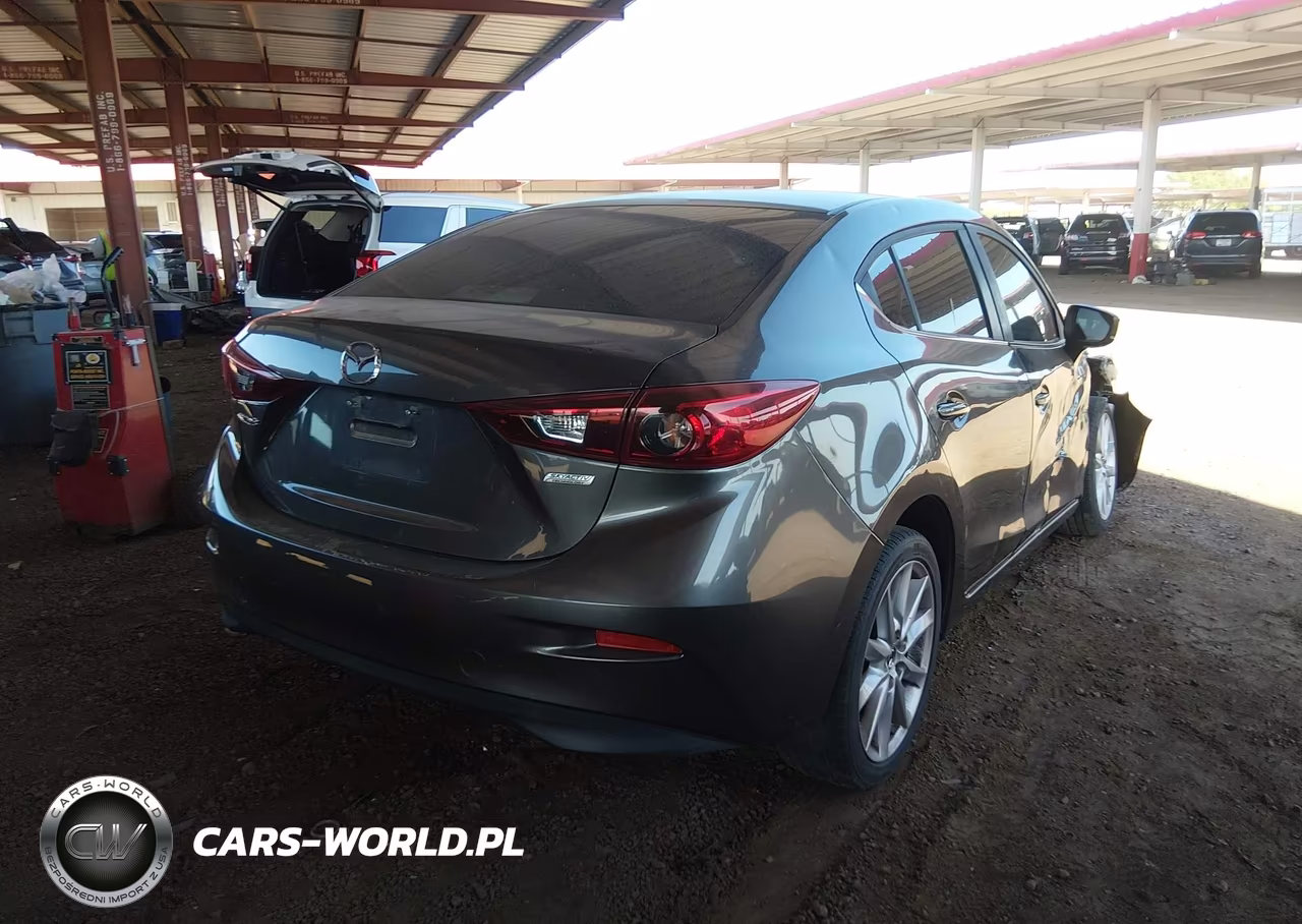 2017 Mazda Mazda3 Touring VIN:3MZBN1V75HM116466 - 4