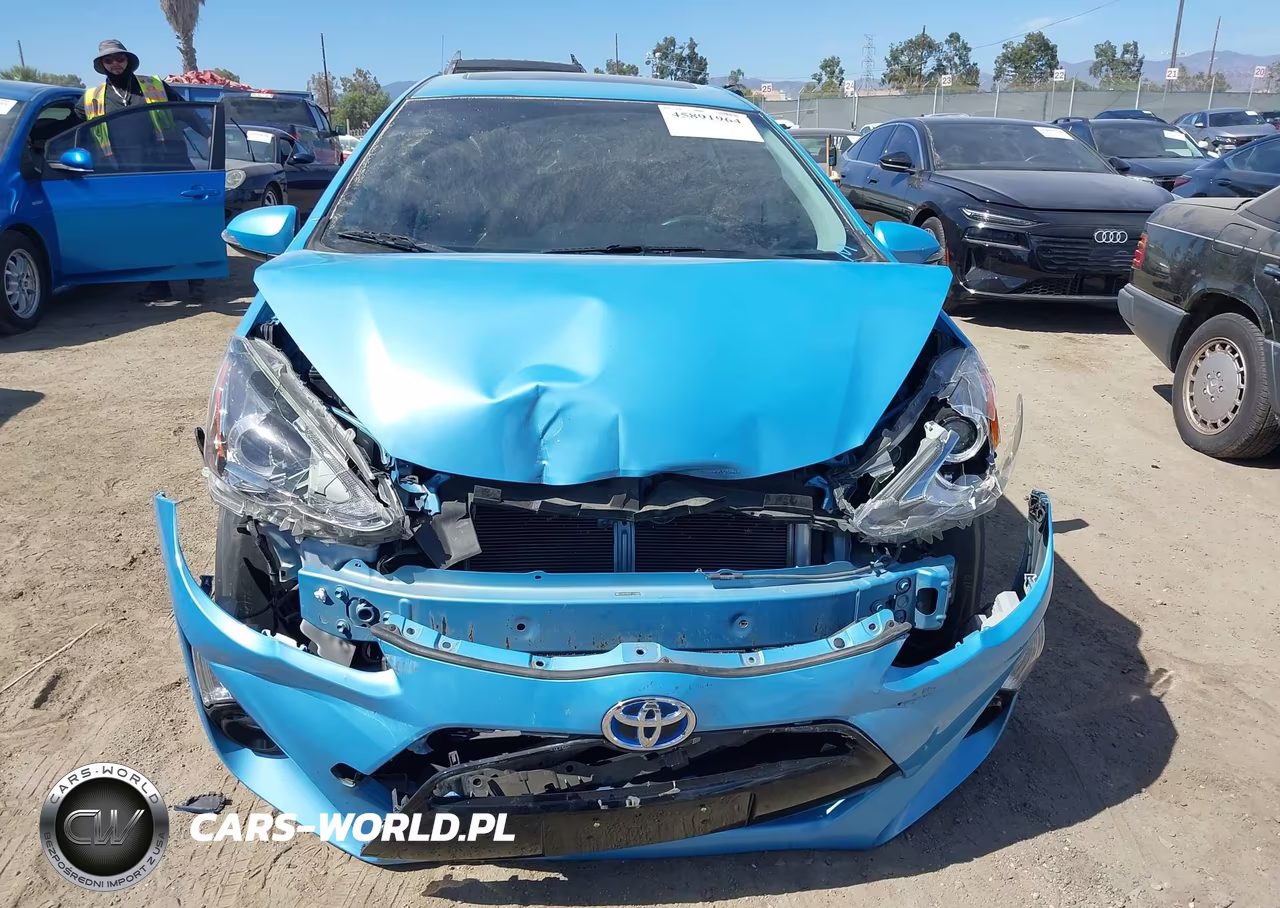 2015 Toyota Prius C Four VIN:JTDKDTB32F1109097 - 12