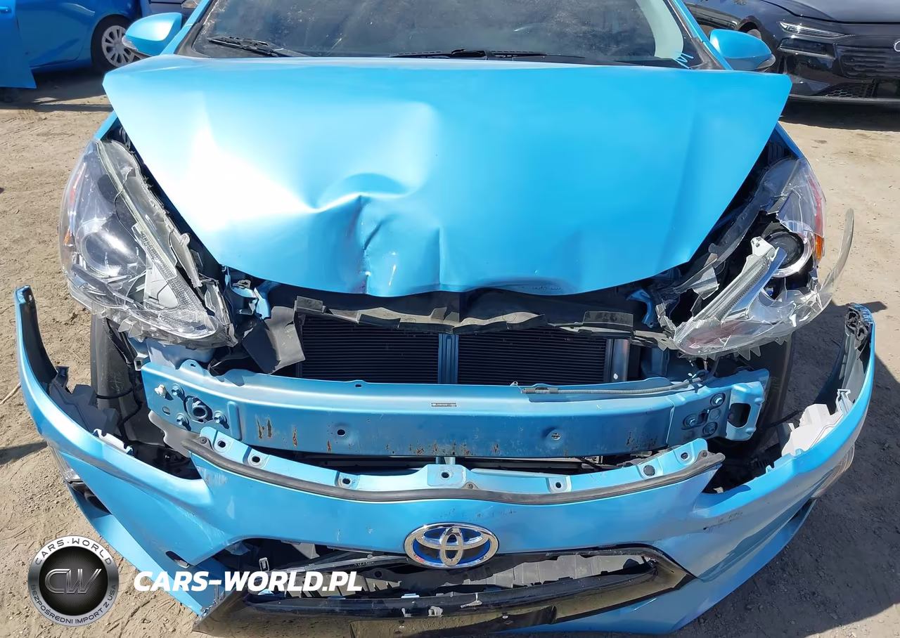 2015 Toyota Prius C Four VIN:JTDKDTB32F1109097 - 6
