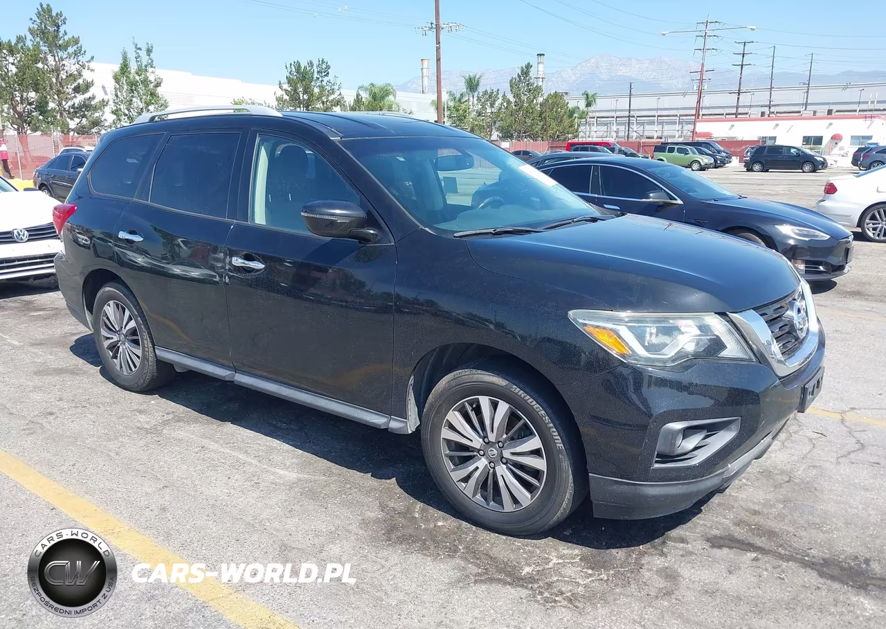 2018 Nissan Pathfinder Sv