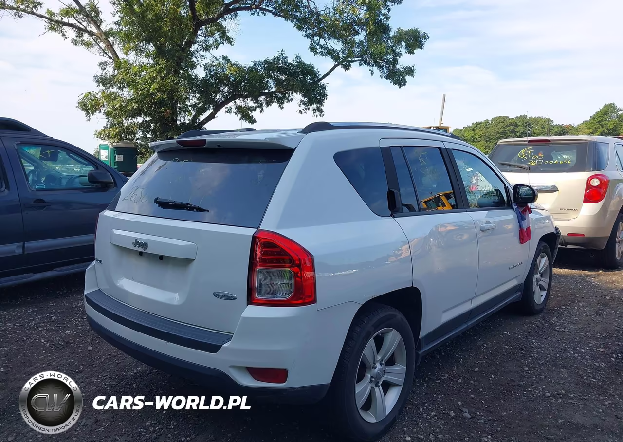 2012 Jeep Compass Latitude VIN:1C4NJDEBXCD662296 - 4
