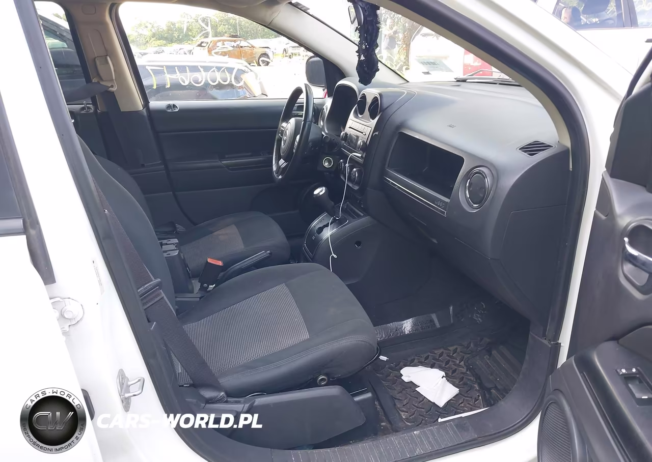 2012 Jeep Compass Latitude VIN:1C4NJDEBXCD662296 - 5