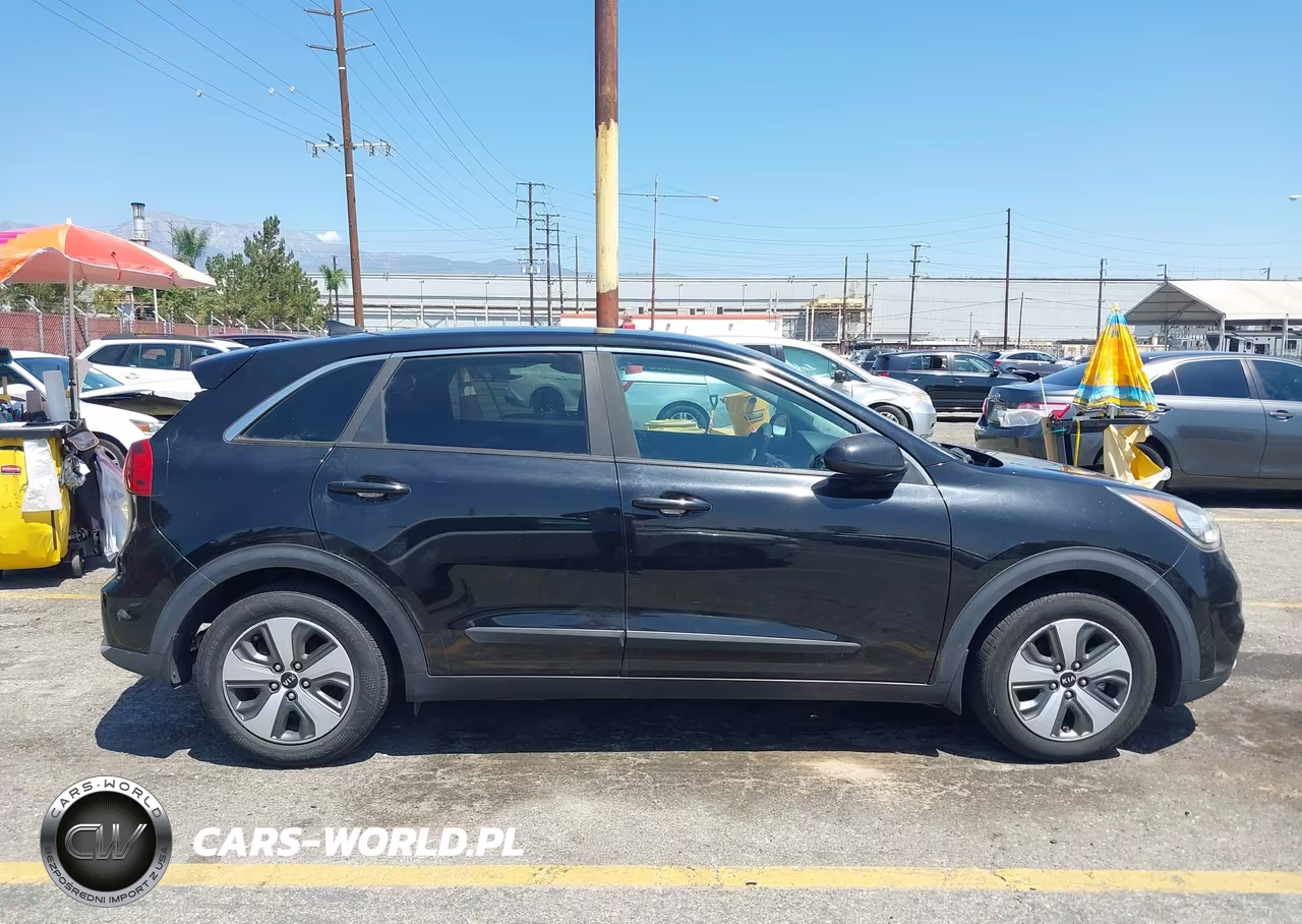 2018 Kia Niro Fe VIN:KNDCB3LC5J5128530 - 13
