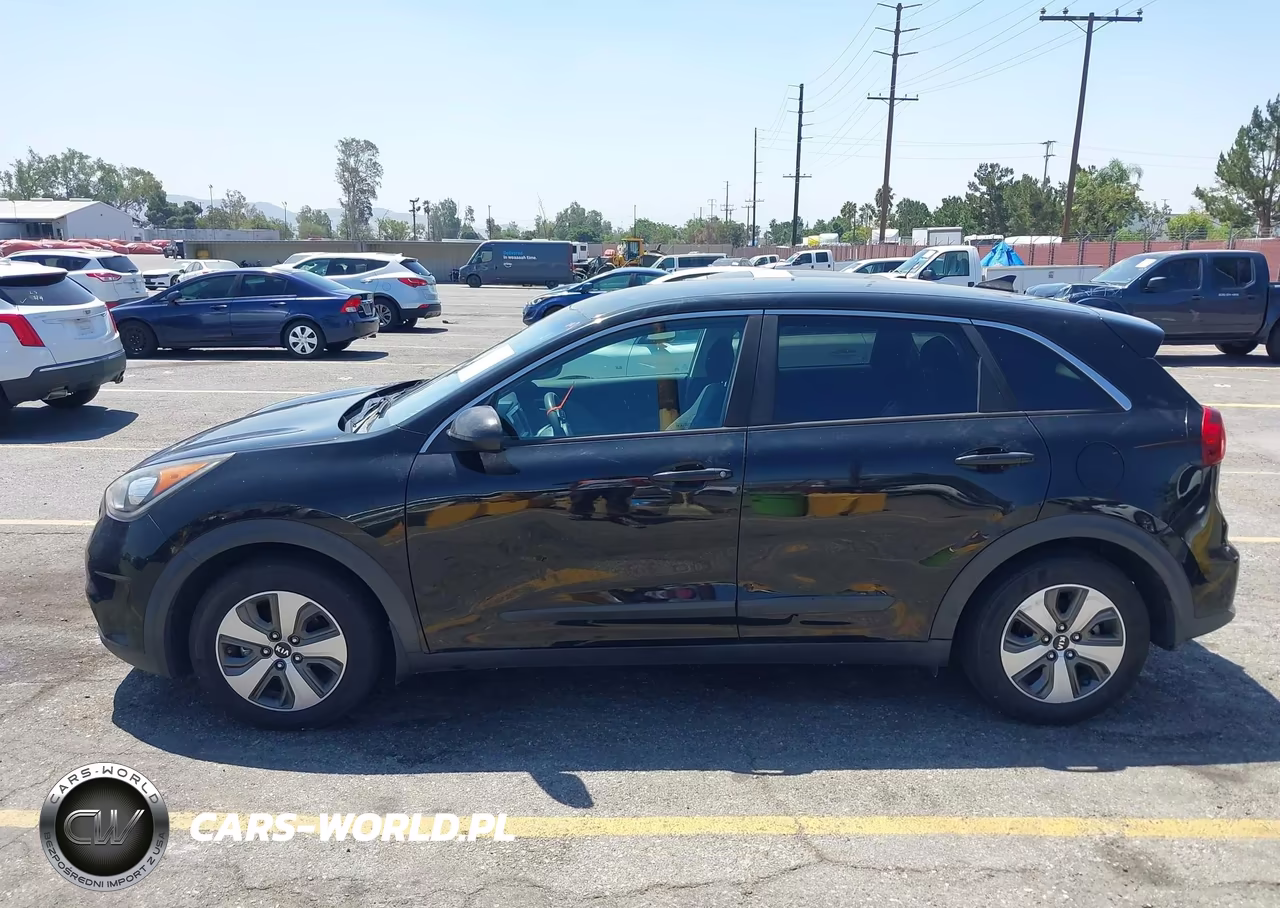 2018 Kia Niro Fe VIN:KNDCB3LC5J5128530 - 14