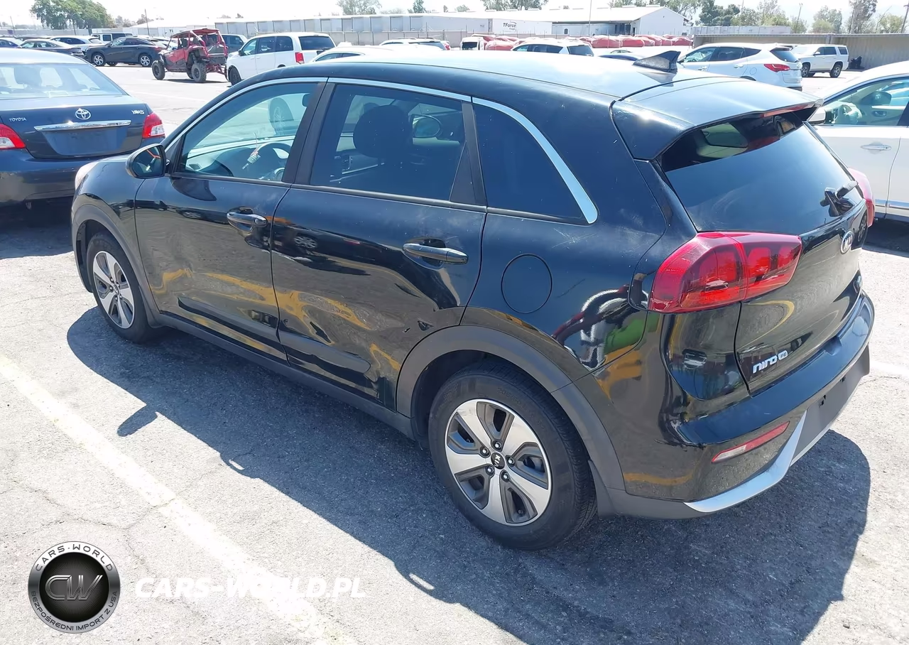 2018 Kia Niro Fe VIN:KNDCB3LC5J5128530 - 3