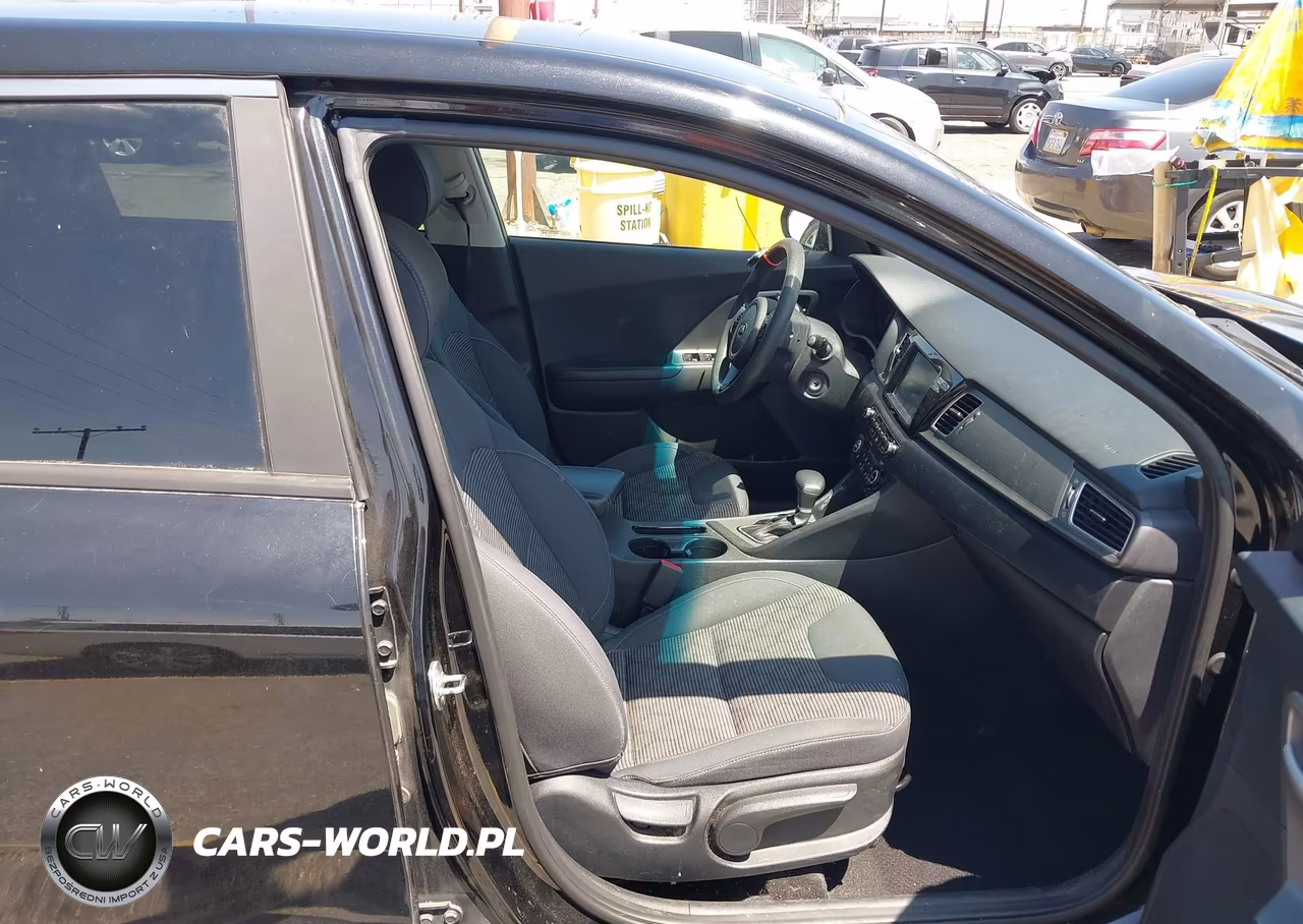 2018 Kia Niro Fe VIN:KNDCB3LC5J5128530 - 5