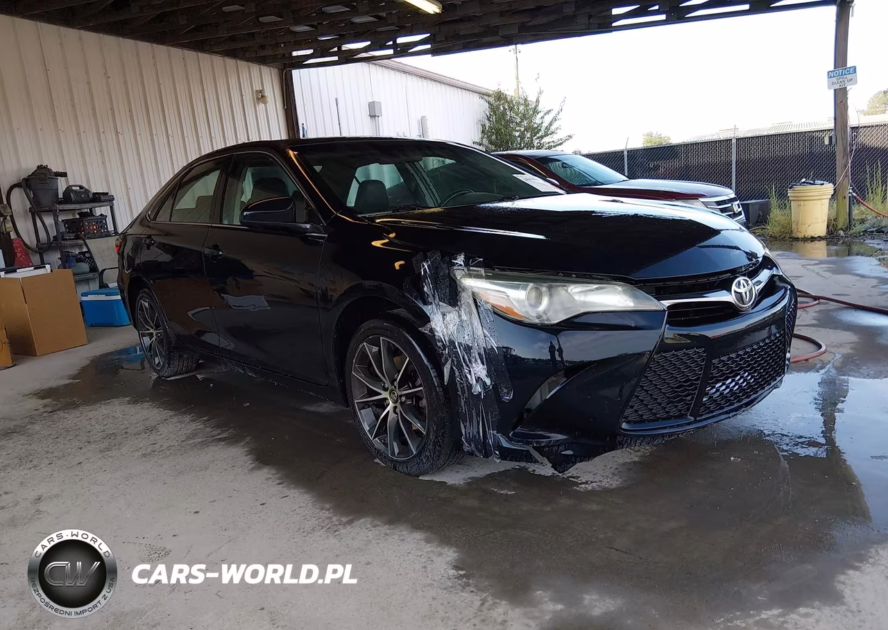 2016 Toyota Camry Xse
