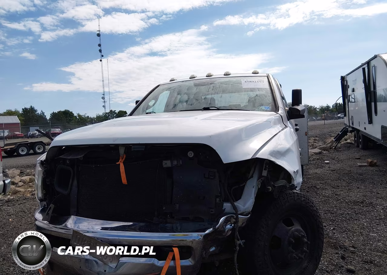 2018 Ram 3500 Chassis Tradesman-Slt-Laramie VIN:3C7WRTCL3JG397985 - 11