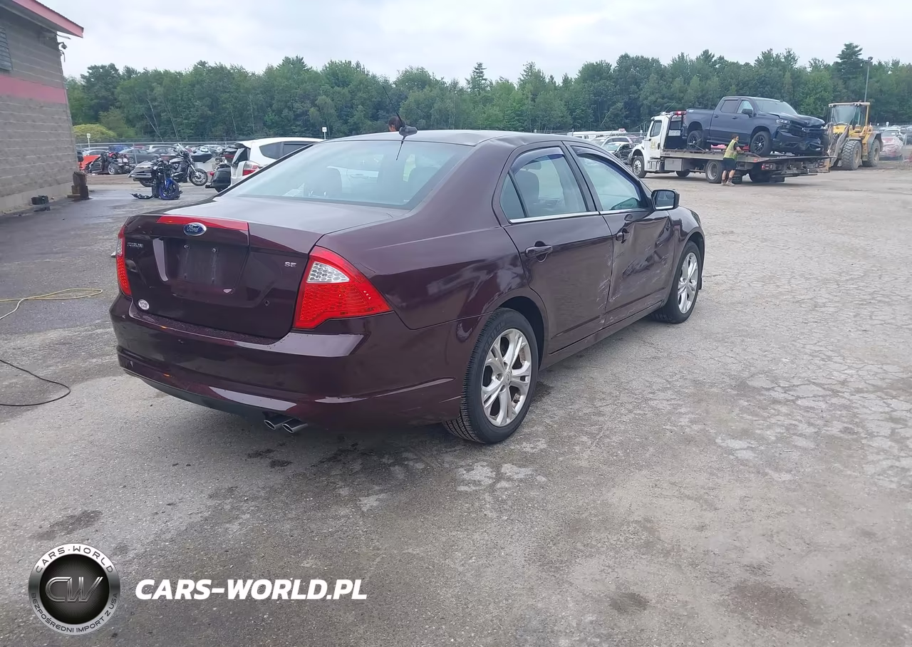 2012 Ford Fusion Se VIN:3FAHP0HA4CR370258 - 4