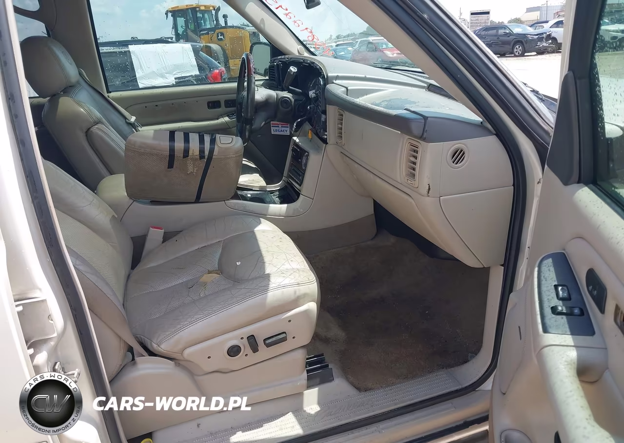 2005 Cadillac Escalade Standard VIN:1GYEC63T75R115083 - 5