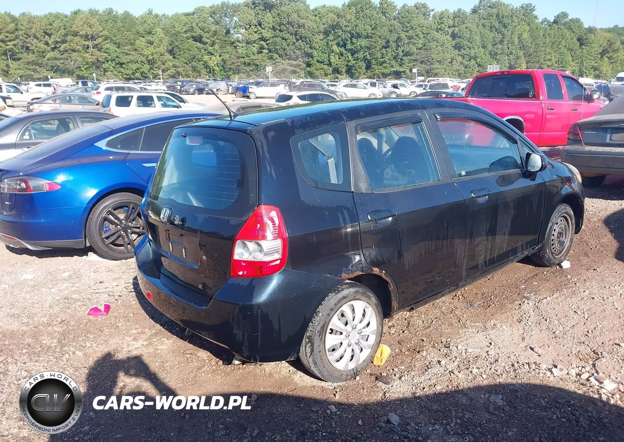 2008 Honda Fit VIN:JHMGD384X8S065903 - 4
