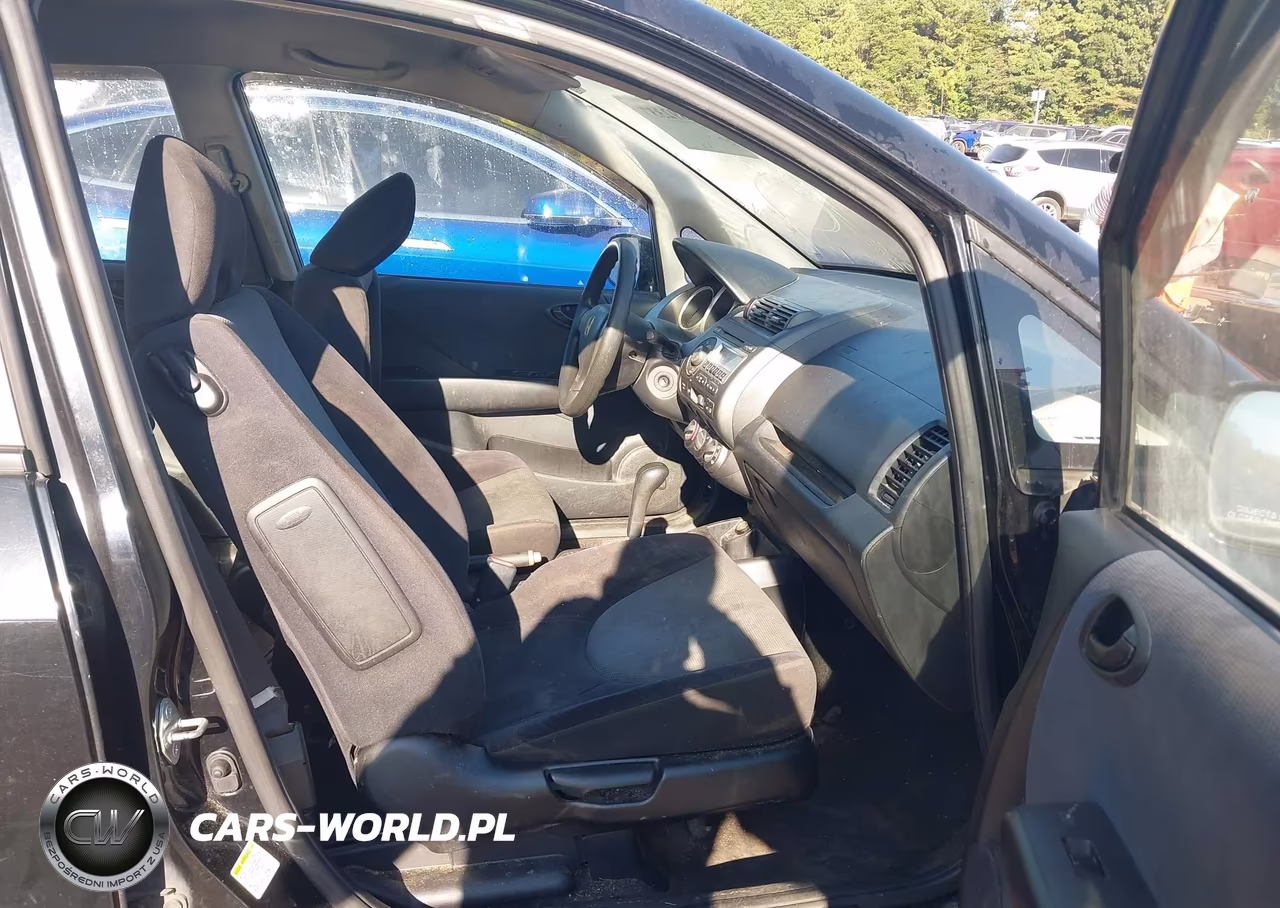 2008 Honda Fit VIN:JHMGD384X8S065903 - 5
