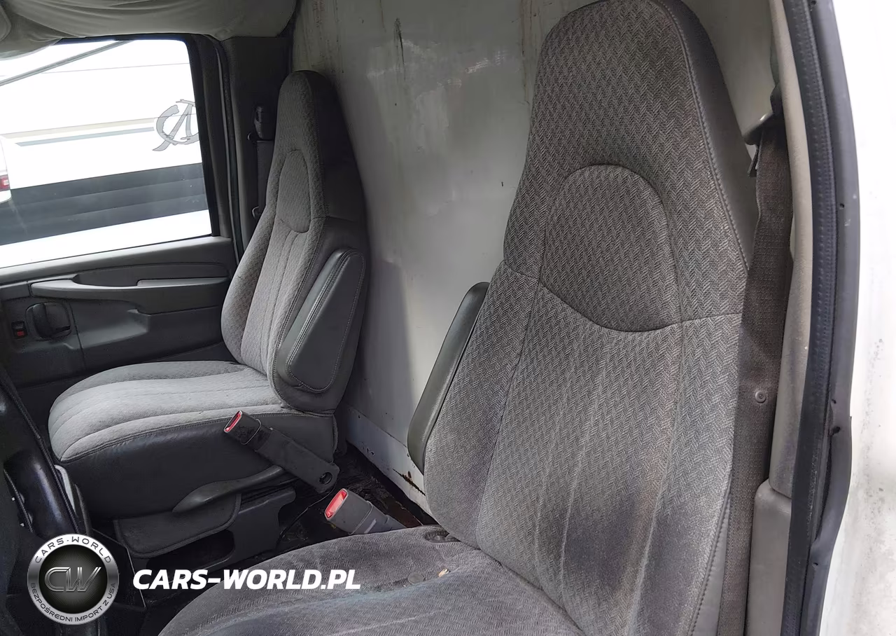 2004 Chevrolet Express Cutaway Base W-C7L-C7N VIN:1GBJG31U941222737 - 7