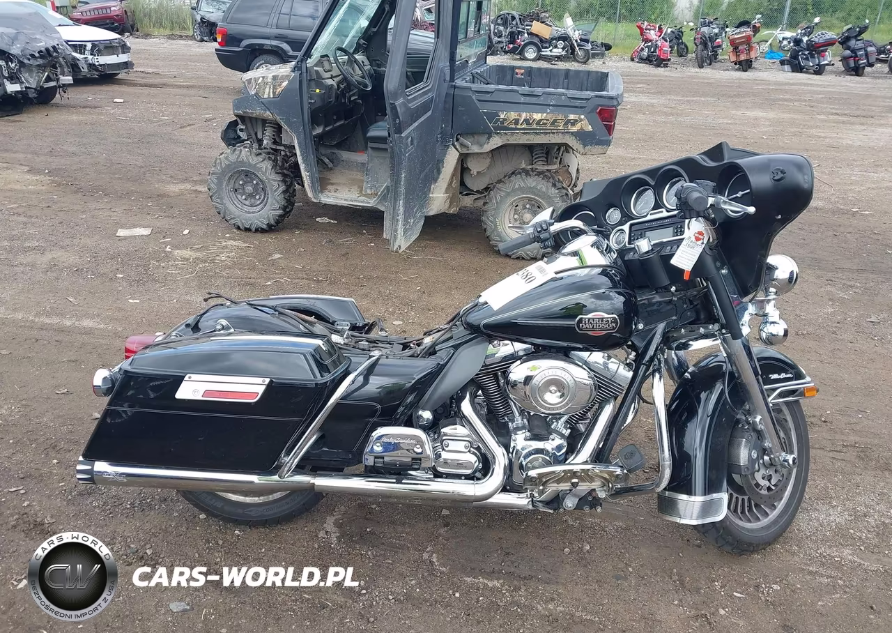 2010 Harley-Davidson Flhtcu VIN:1HD1FC413AB604900 - 11