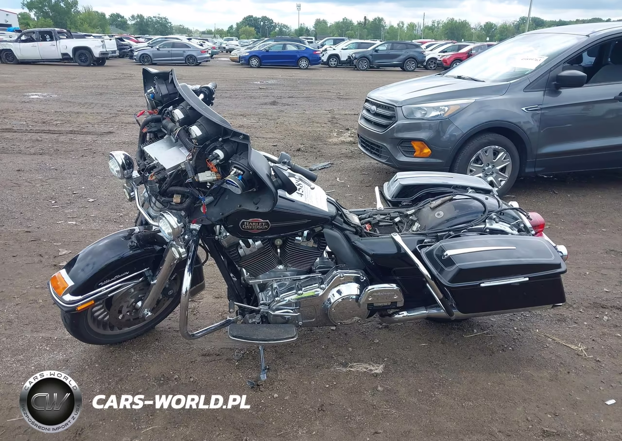 2010 Harley-Davidson Flhtcu VIN:1HD1FC413AB604900 - 12