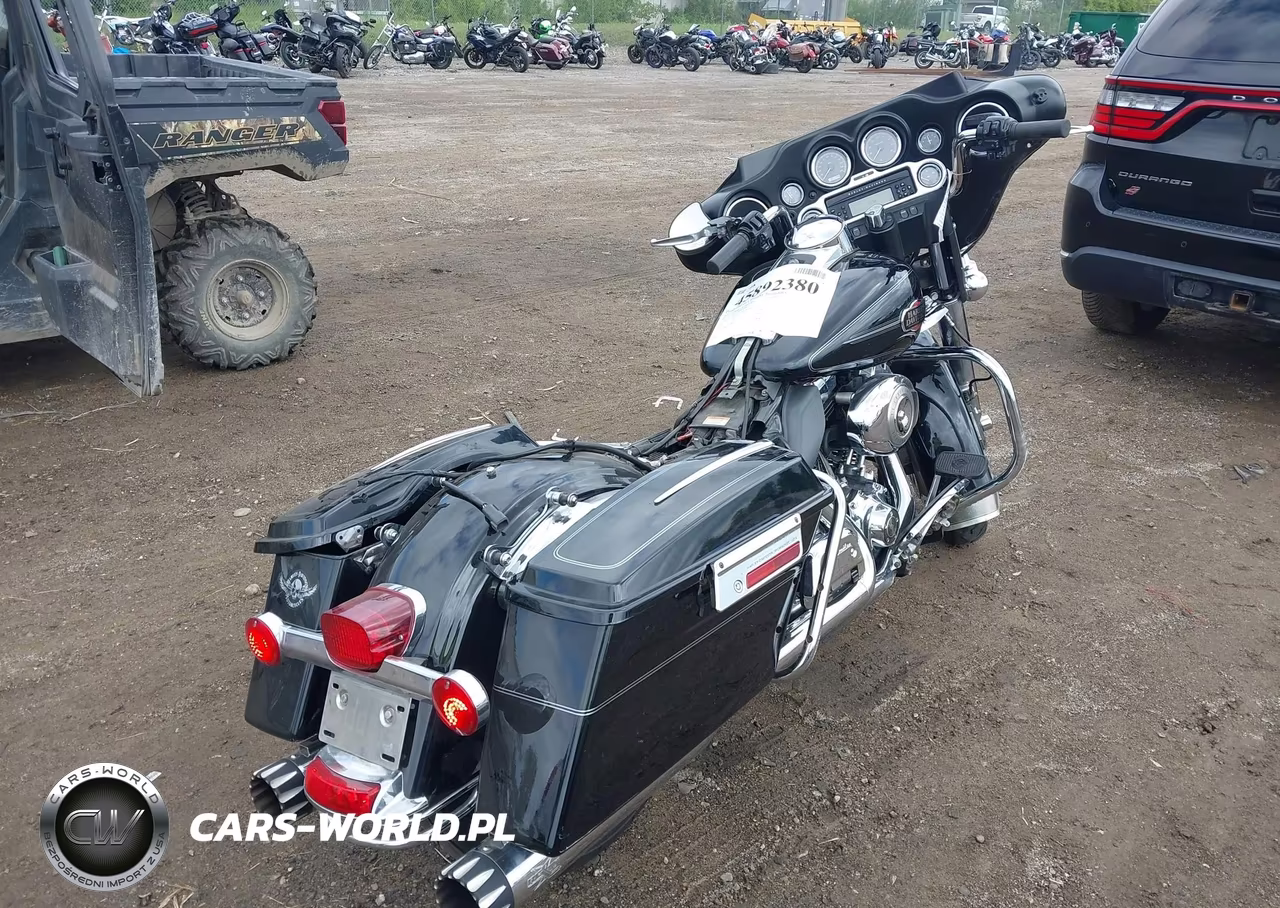 2010 Harley-Davidson Flhtcu VIN:1HD1FC413AB604900 - 4