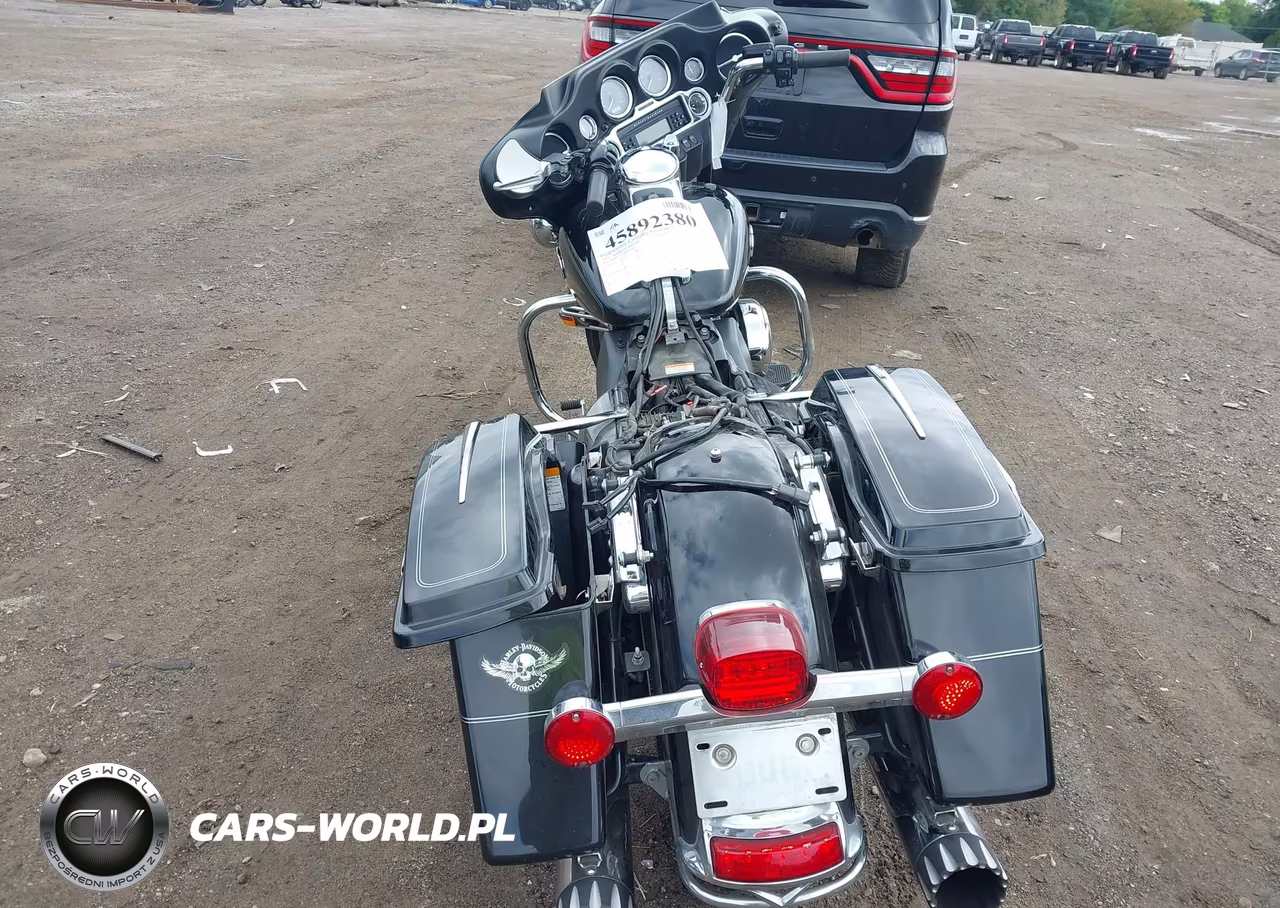 2010 Harley-Davidson Flhtcu VIN:1HD1FC413AB604900 - 6