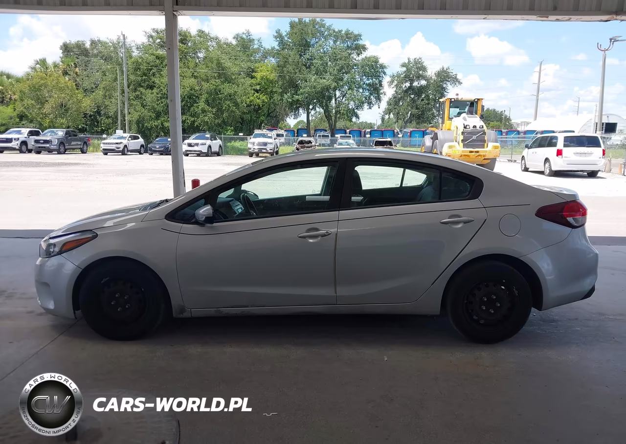 2018 Kia Forte Lx VIN:3KPFK4A70JE254419 - 15