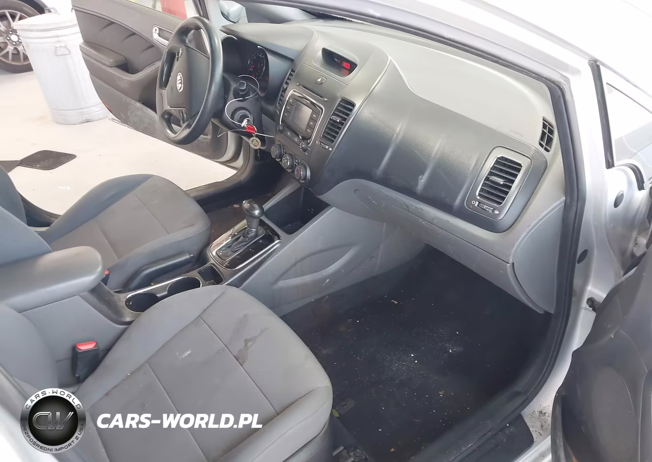 2018 Kia Forte Lx VIN:3KPFK4A70JE254419 - 5