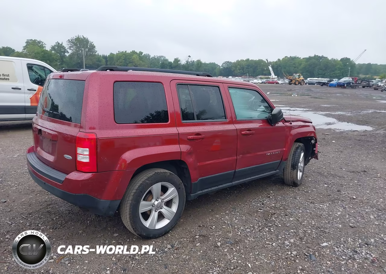 2012 Jeep Patriot Latitude VIN:1C4NJPFA4CD557096 - 4