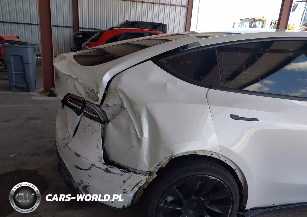2021 Tesla Model Y Long Range Dual Motor All-Wheel Drive VIN:5YJYGDEE8MF256565 - 18