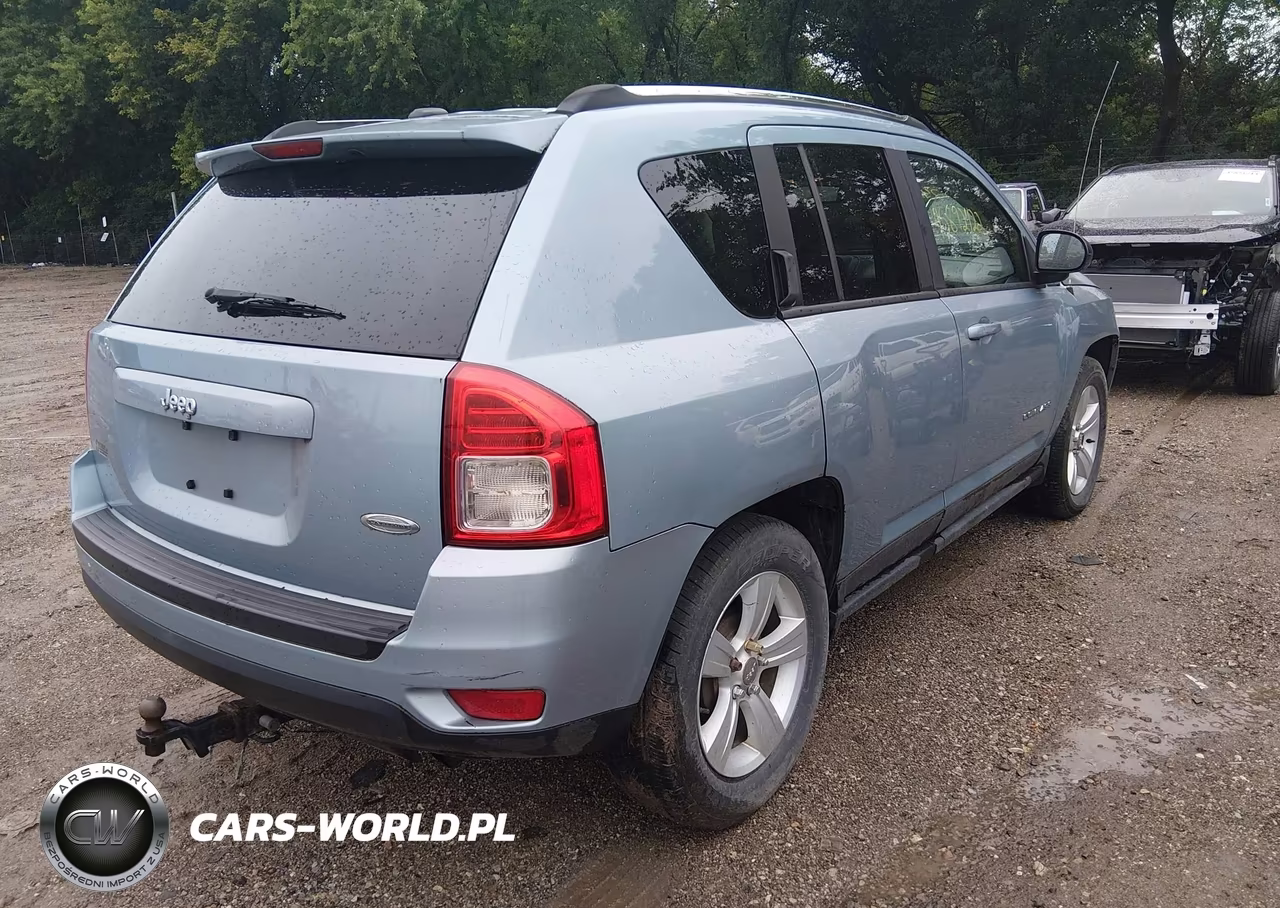 2013 Jeep Compass Latitude VIN:1C4NJCEB8DD223304 - 4