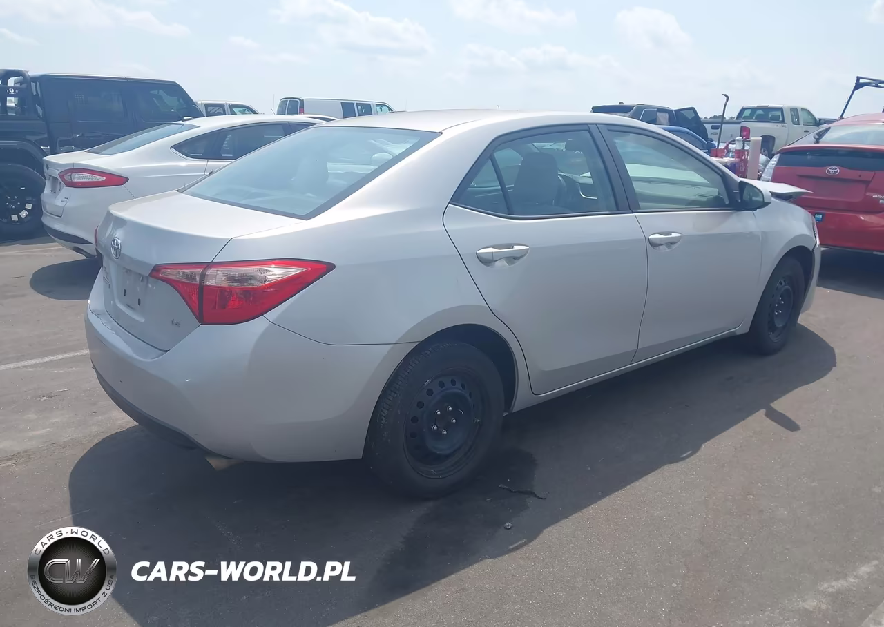 2017 Toyota Corolla Le VIN:2T1BURHE0HC922383 - 4