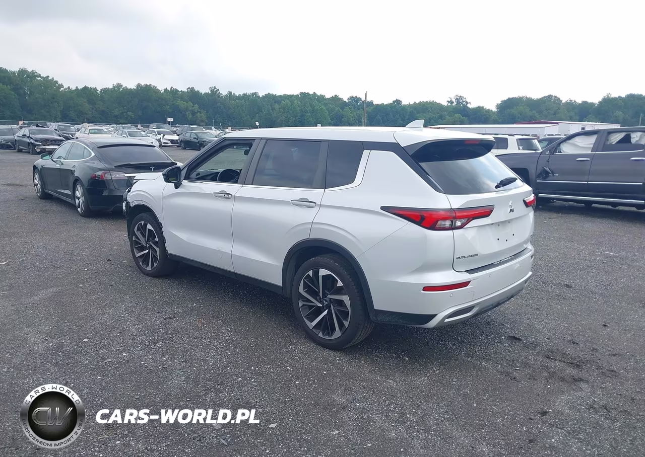 2022 Mitsubishi Outlander Black Edition 2Wd-Se 2.5 2Wd-Se Launch Edition 2Wd VIN:JA4J3UA85NZ081470 - 3