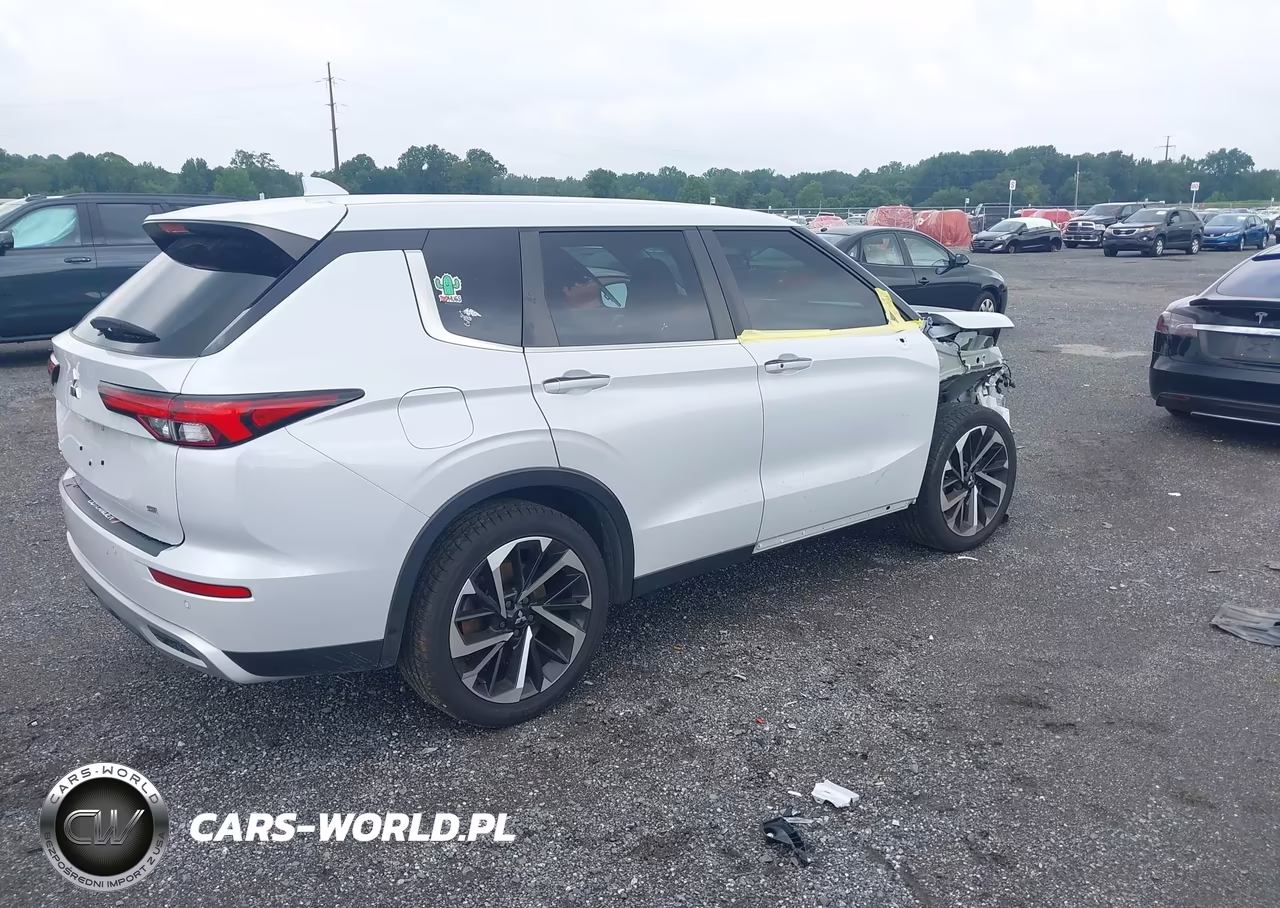 2022 Mitsubishi Outlander Black Edition 2Wd-Se 2.5 2Wd-Se Launch Edition 2Wd VIN:JA4J3UA85NZ081470 - 4