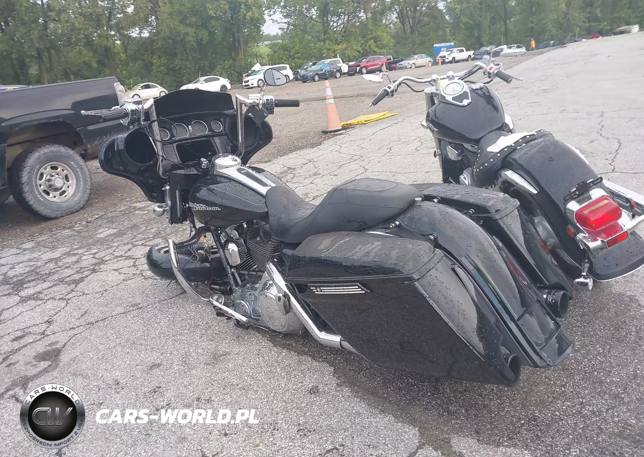 2015 Harley-Davidson Flhxs Street Glide Special VIN:1HD1KRM11FB645466 - 3