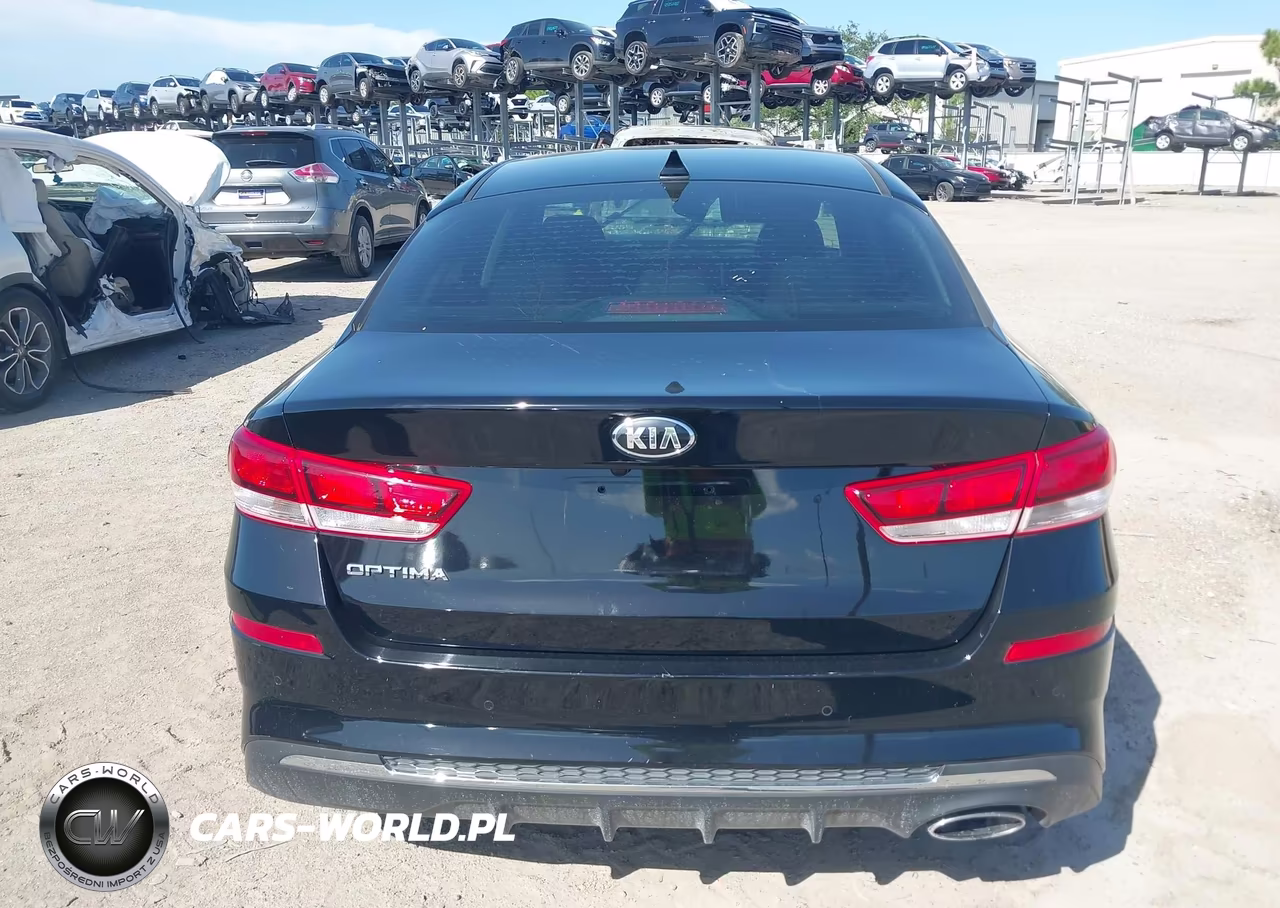 2019 Kia Optima Lx VIN:5XXGT4L32KG375652 - 17