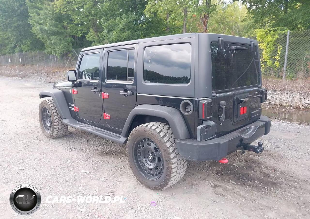 2013 Jeep Wrangler Unlimited Sport VIN:1C4BJWDG7DL581257 - 3